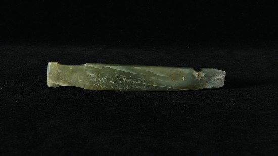 玉柄形器